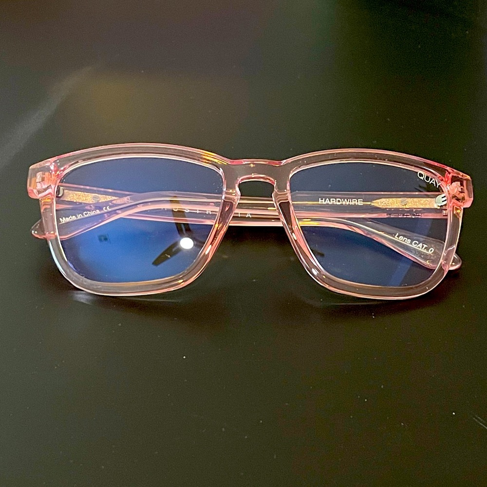 🚫Sold🚫Quay Australia Hardwire Clear Pink Glasses
